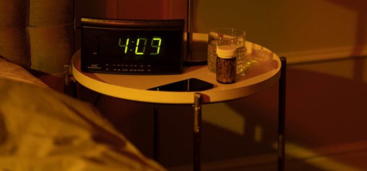 Jakie są zalety posiadania szafki nocnej?