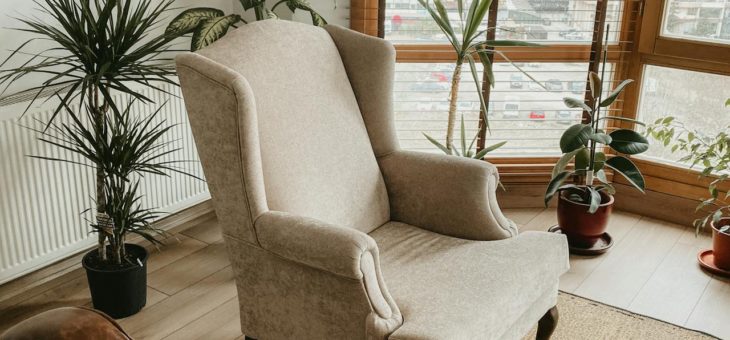 Fotel w salonie – wygoda, proporcje i codzienne rytuały